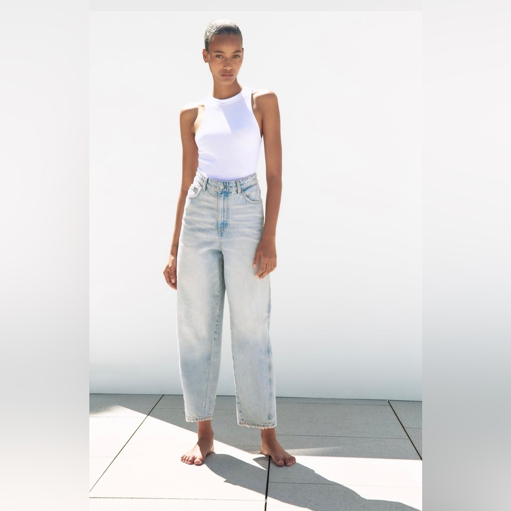 COPY - NWT ZARA JEANS CARROT LEG MID RISE